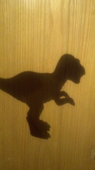 דינוזאור בחושך